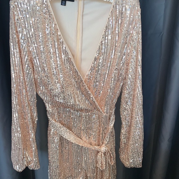 Sequence gold romper w/ belt size 8 or Large - Picture 2 of 7